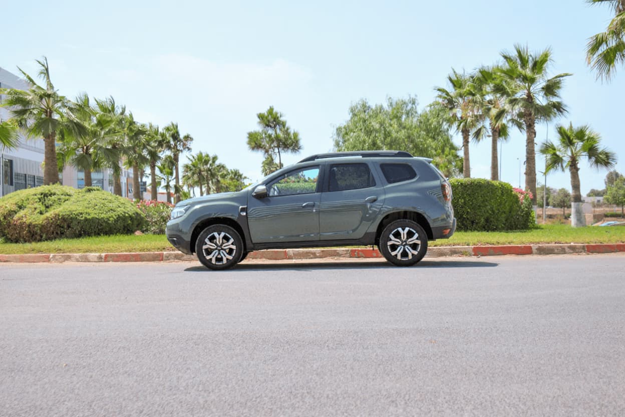 Dacia-Duster-Side-View