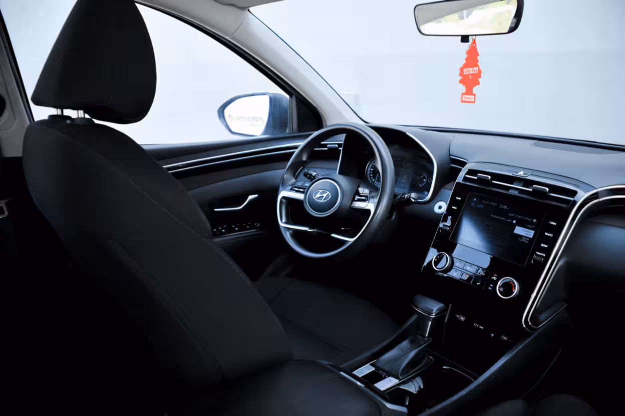 Hyundai Tucson - Front Interior